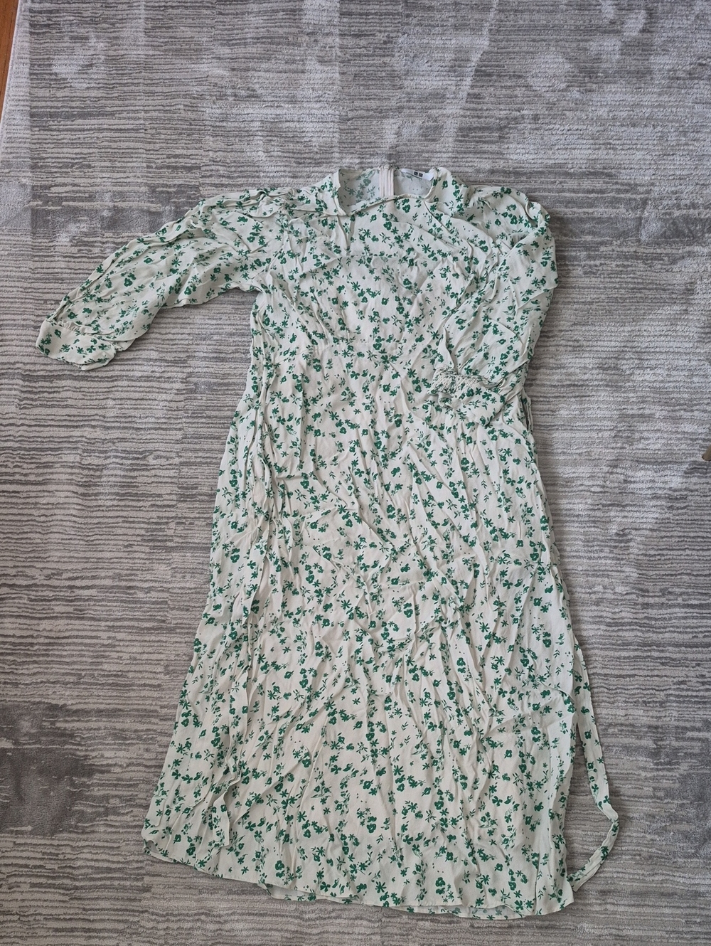 Uniqlo Floral Green and White Midi Dress